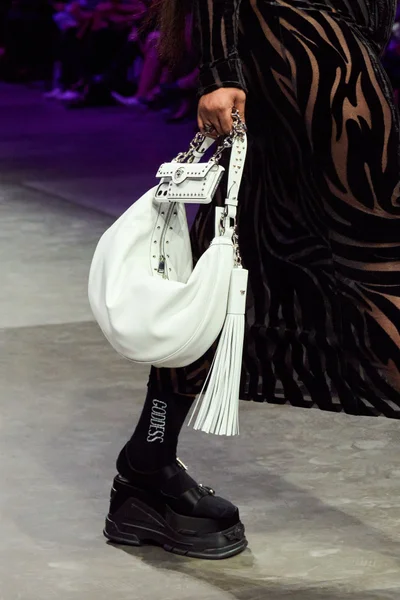 Look 97